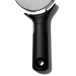 OXO Good Grips Pizzasnijder 20,8 Cm Kunststof Rvs -Rhythm & Rizz 11300900 pizzasnijder1 2 2