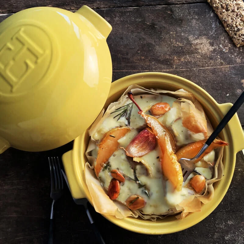 Emile Henry Ovenschaal Voor Kaas 19,5 X 17,5 Cm Aardewerk Geel