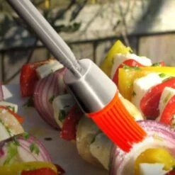 I Genietti Telescopische Barbecue-invetkwast Rvs Oranje -Rhythm & Rizz gen62 pennello grill b u 01